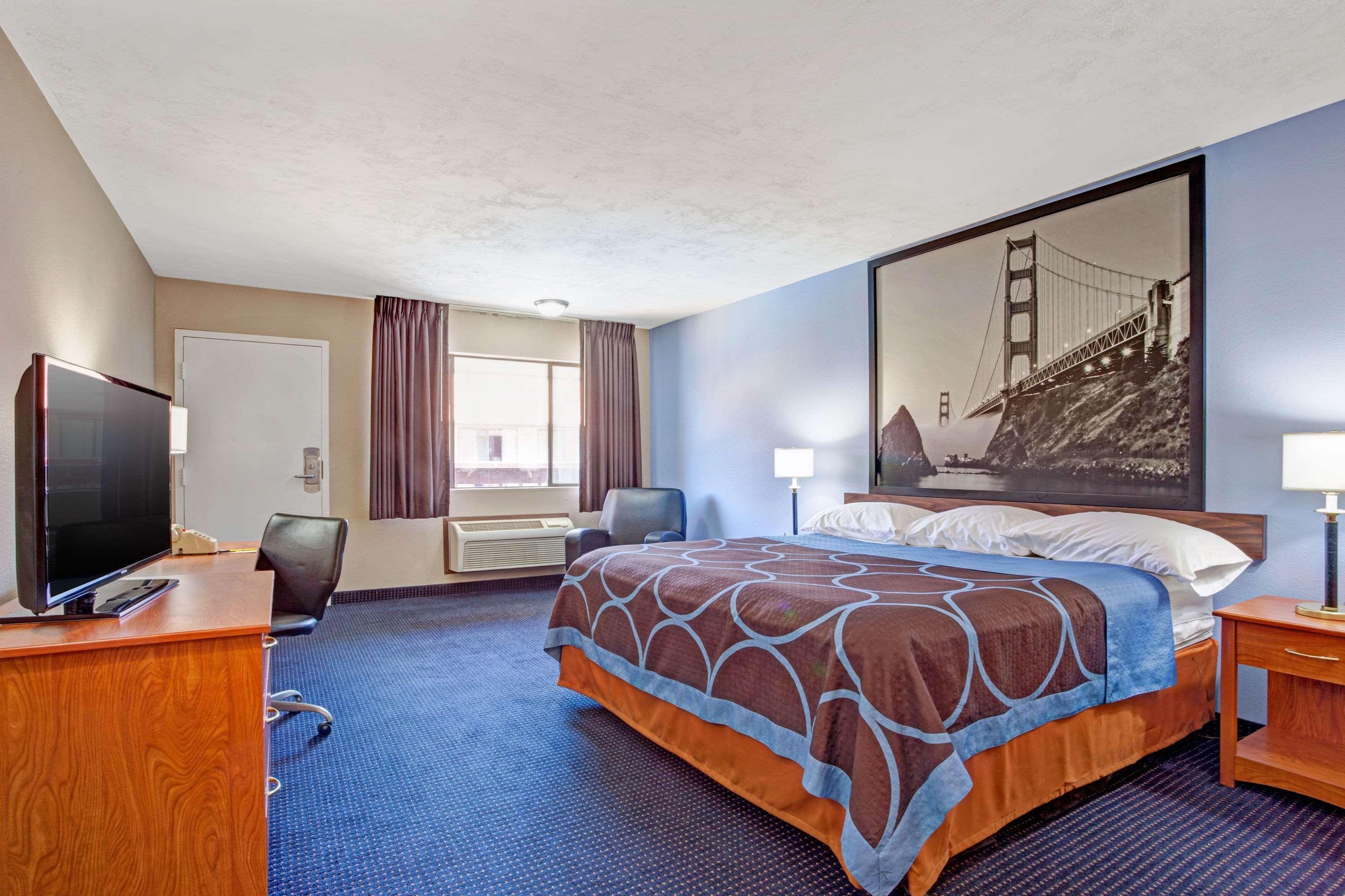 Super 8 By Wyndham Corsicana Bagian luar foto
