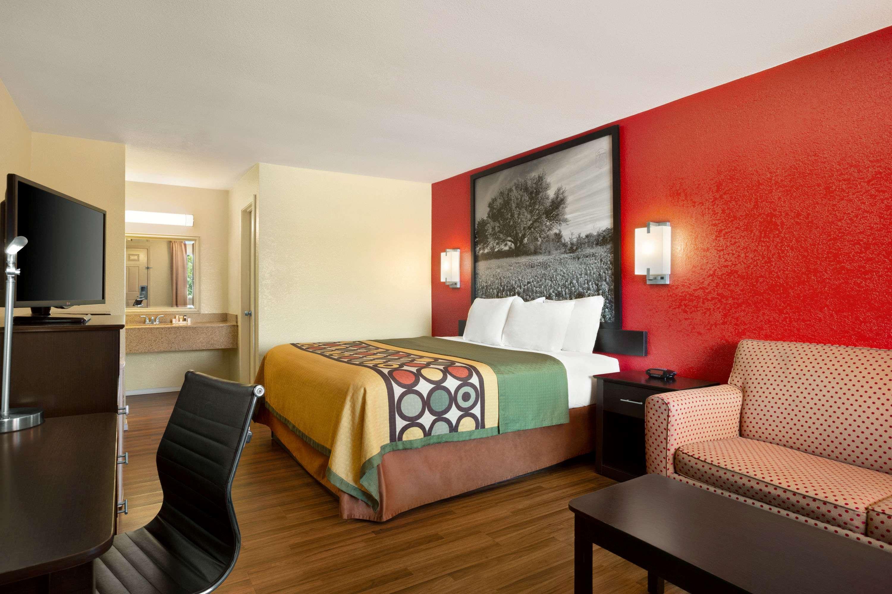 Super 8 By Wyndham Corsicana Bagian luar foto