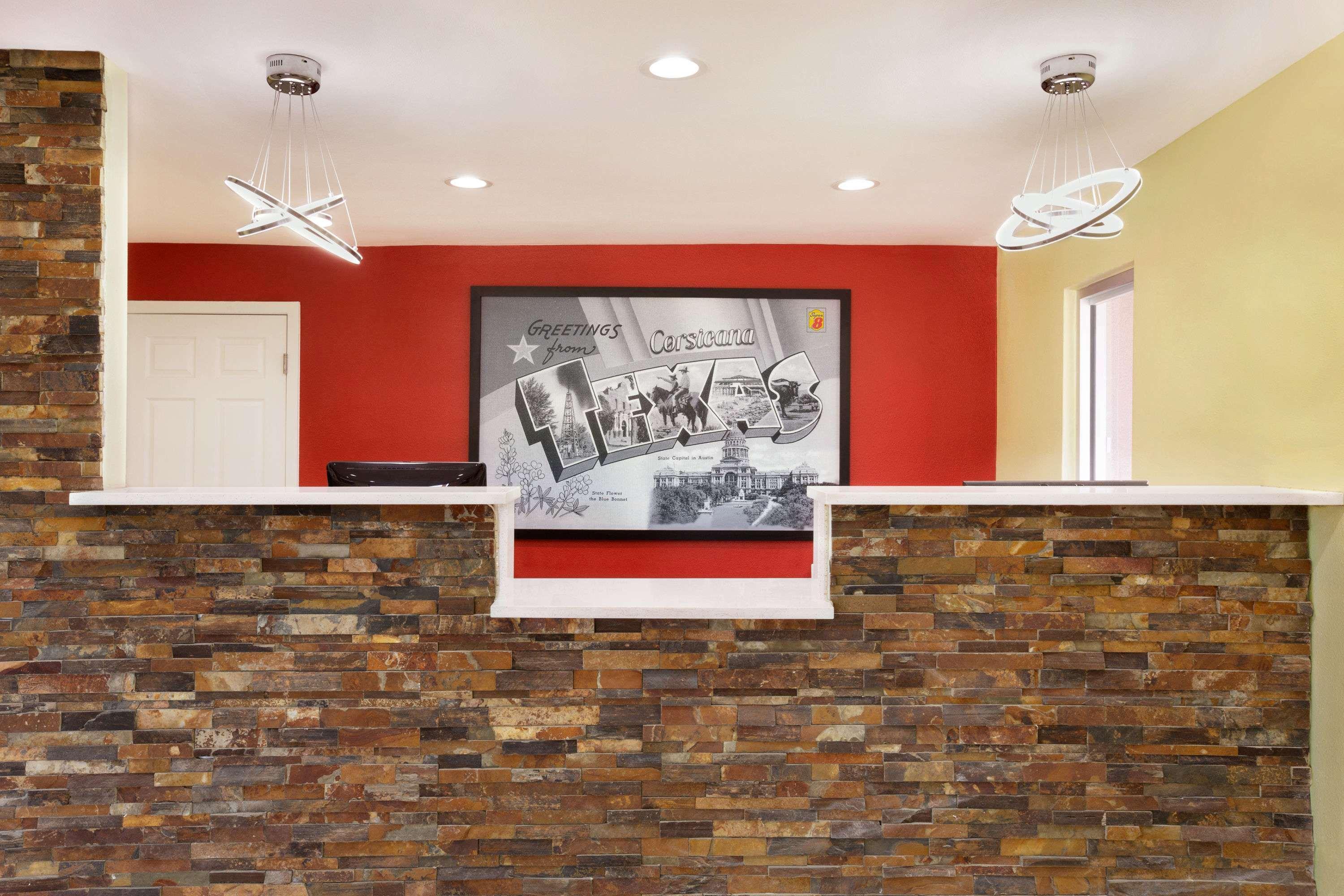 Super 8 By Wyndham Corsicana Bagian luar foto